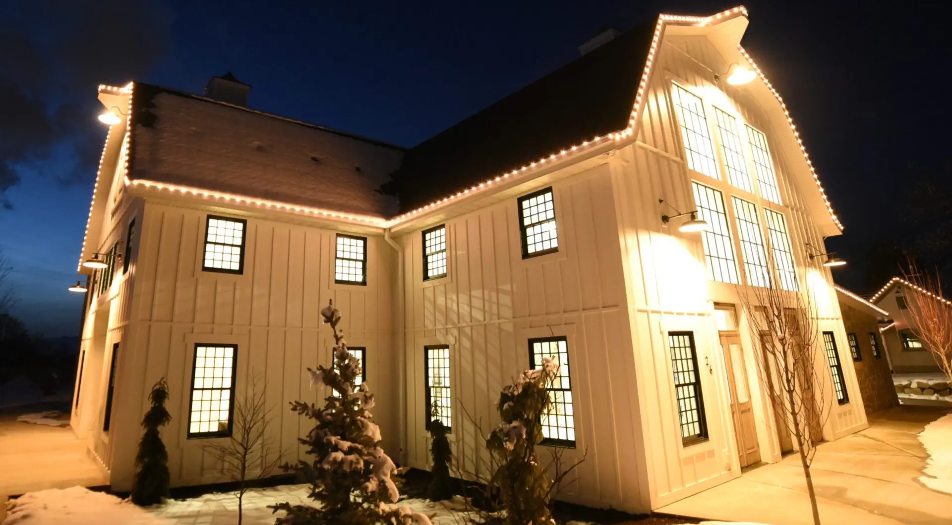 Professional Oelo Roofline Lighting Installation in Charlotte, NC