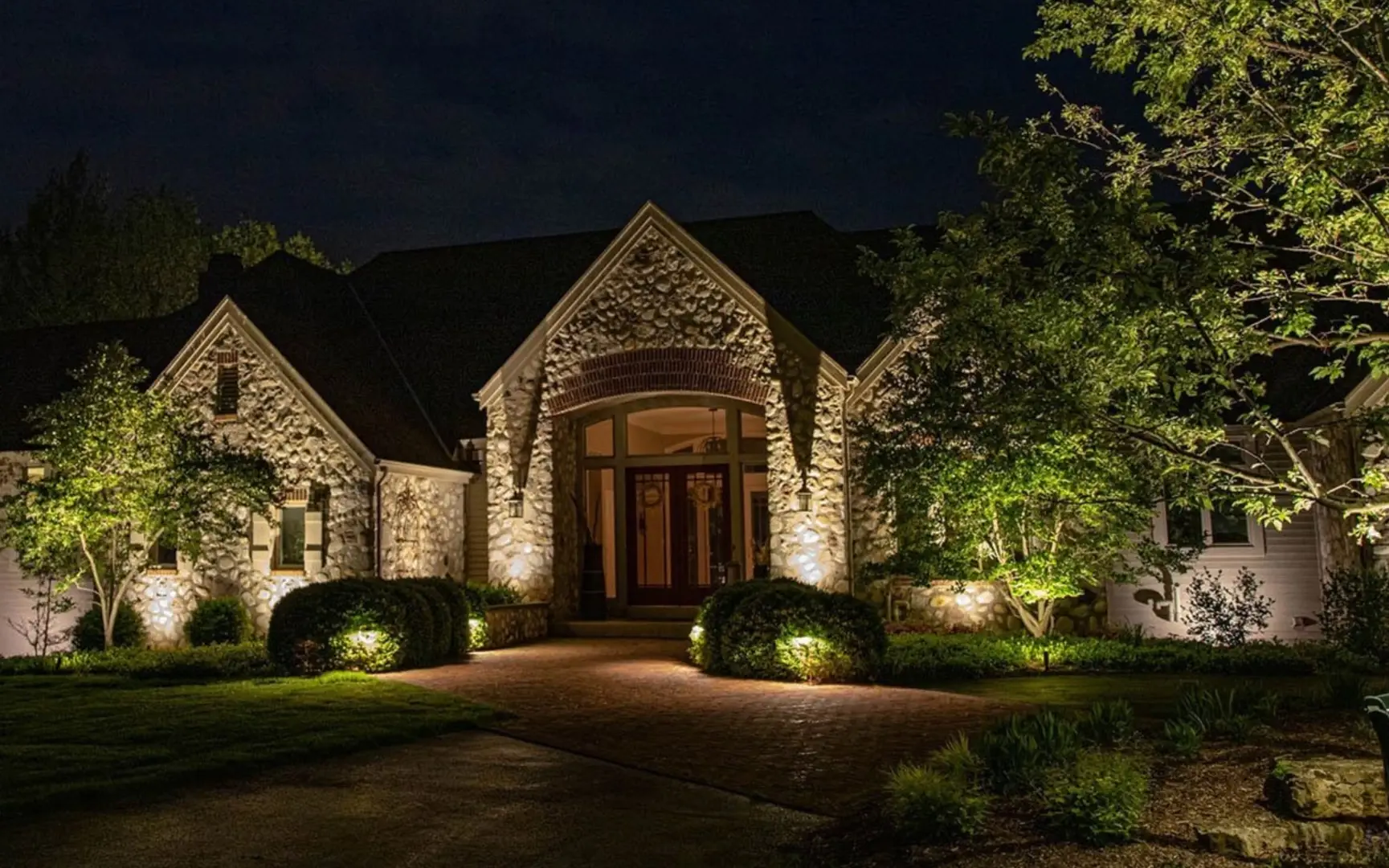 Stunning Landscape and Hardscape Lighting Design in Matthews, NC